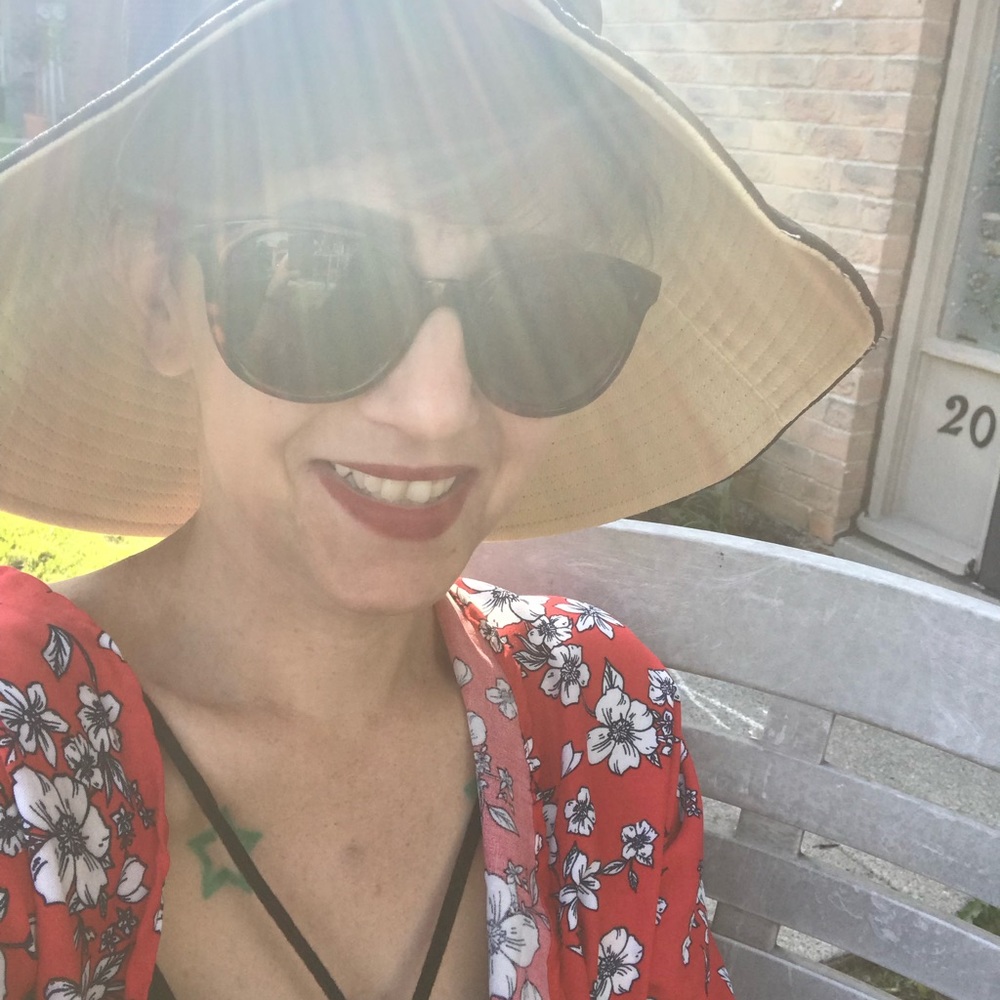 Meet your Posher, Mira
